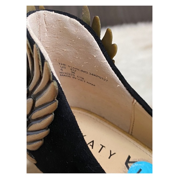 ❌SOLD❌ Katy Perry Starling Pump || Black & Gold || 6 - Picture 7 of 7